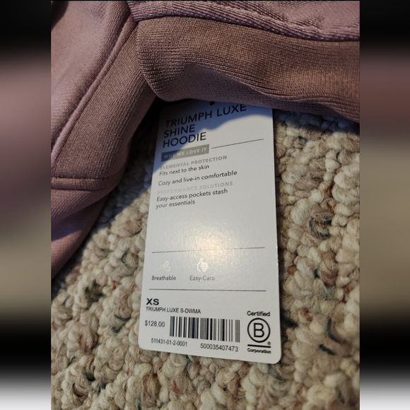 NWT Athleta Triumph Luxe Shine Hoodie - Picture 9 of 9